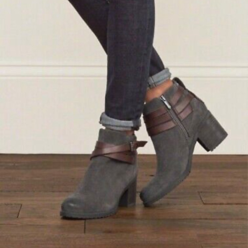 Sam Edleman Hannah Gray Suede Leather Belted Ankle Booties Boots Size 7.5